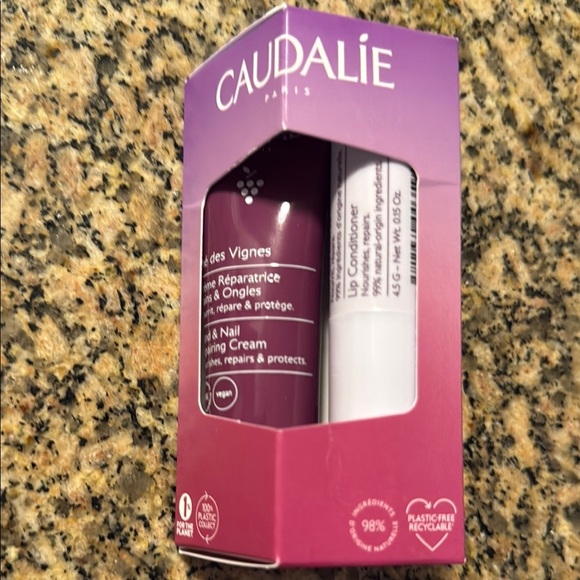 Caudalie Hand and Nail Repairing Cream Set - Picture 1 of 5